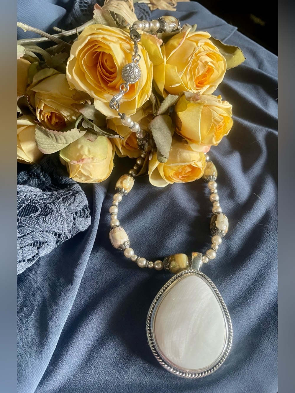 Vintage Pearl and Shell Bead Necklace with New RMN Mother of Pearl Pendant - Picture 2 of 8